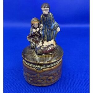 Christmas Nativity Trinket Box Hinged Lid Jesus Mary Joseph Ceramic Nativity